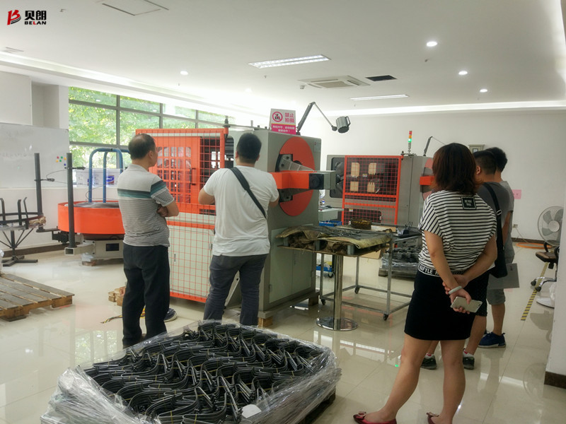 佛山某客戶參觀貝朗彎線機械廠家 佛山某客戶參觀貝朗彎線機械廠家