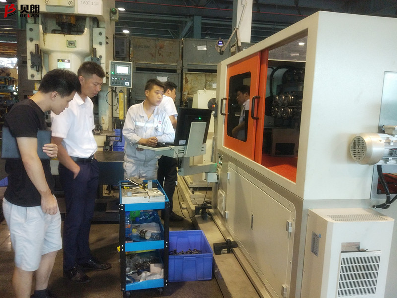 墩頭折彎機在廣州客戶處驗收現場 墩頭折彎機在廣州客戶處驗收現場
