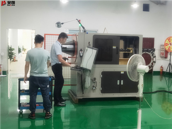 貝朗自動化技術工程師打樣現場 貝朗自動化技術工程師打樣現場