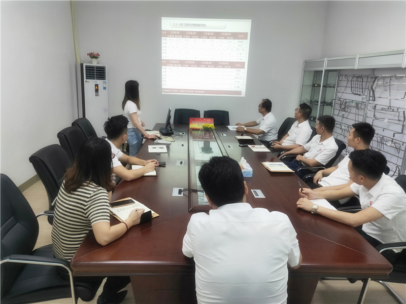 貝朗自動化員工——會議現(xiàn)場 貝朗自動化員工——會議現(xiàn)場